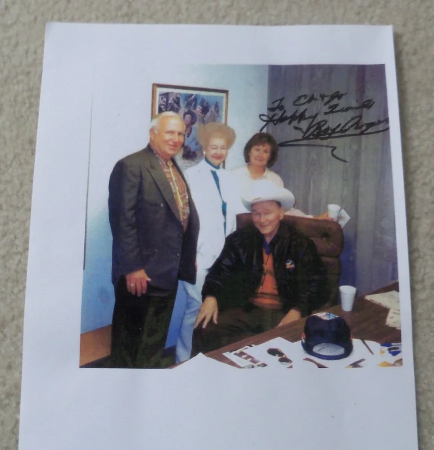 Roy Rogers — Roy Rogers signed vintage 1943 Life magazine with Trigger, image 5