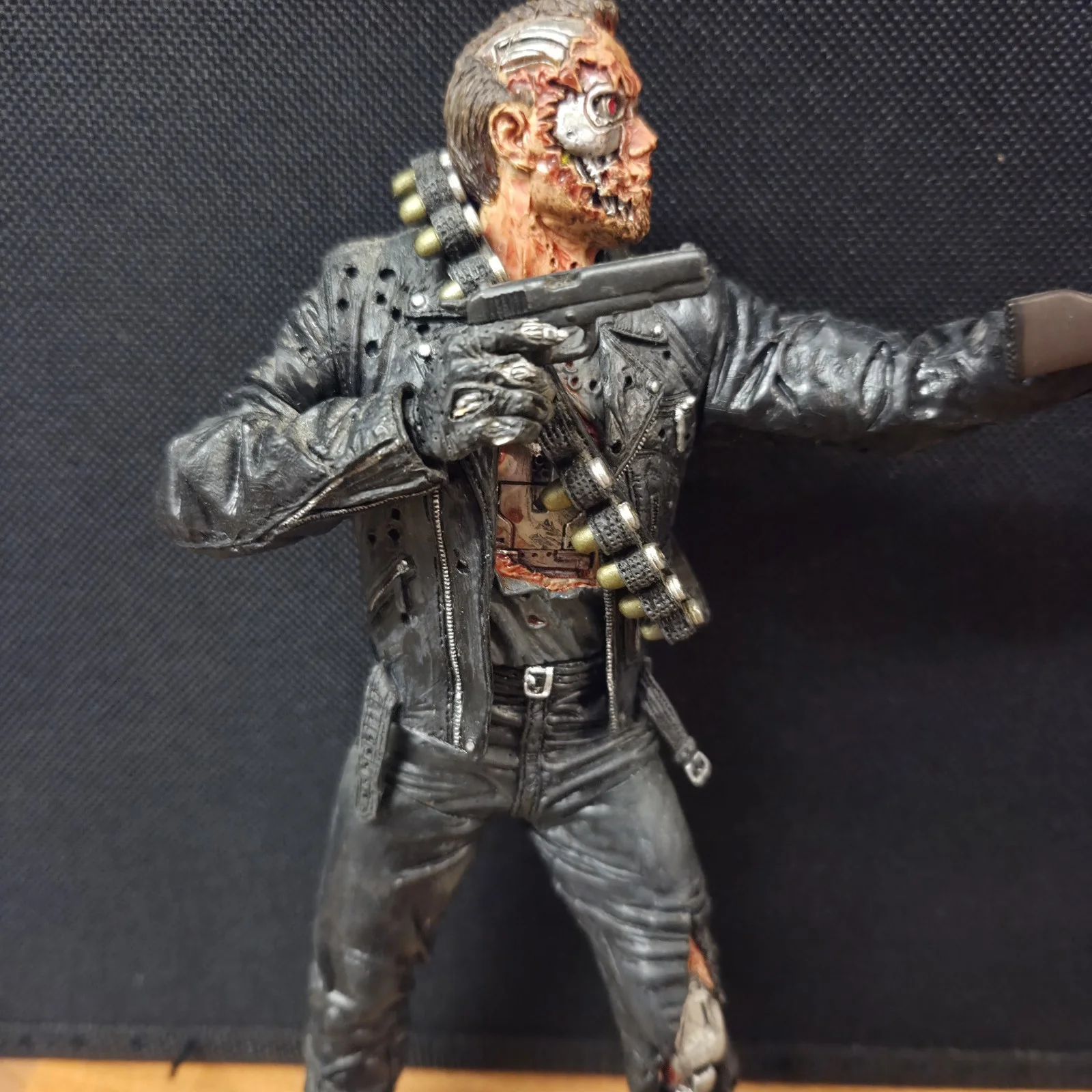 Rare McFarlane Movie Maniacs Series 4: Terminator 2 Battle Damaged T-800 Figure, изображение 5