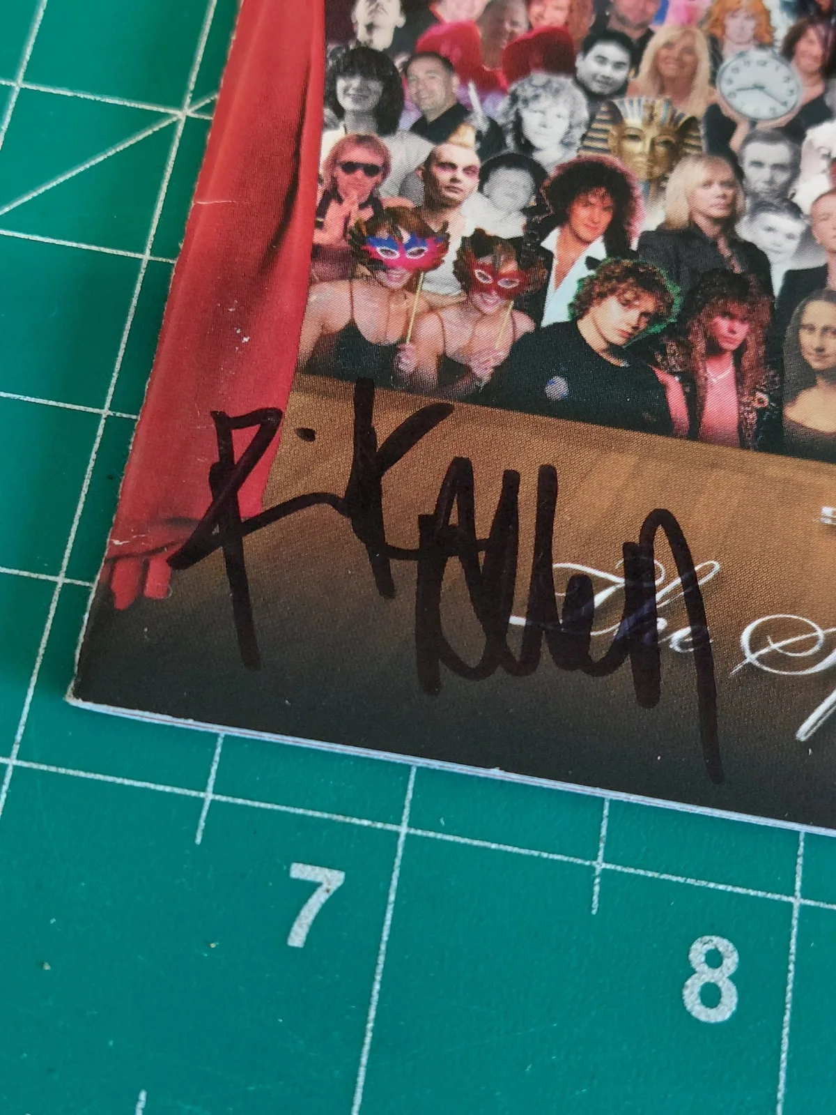 DEF LEPPARD SIGNED CD Booklet5 Autographs Sparkle Lounge, image 5