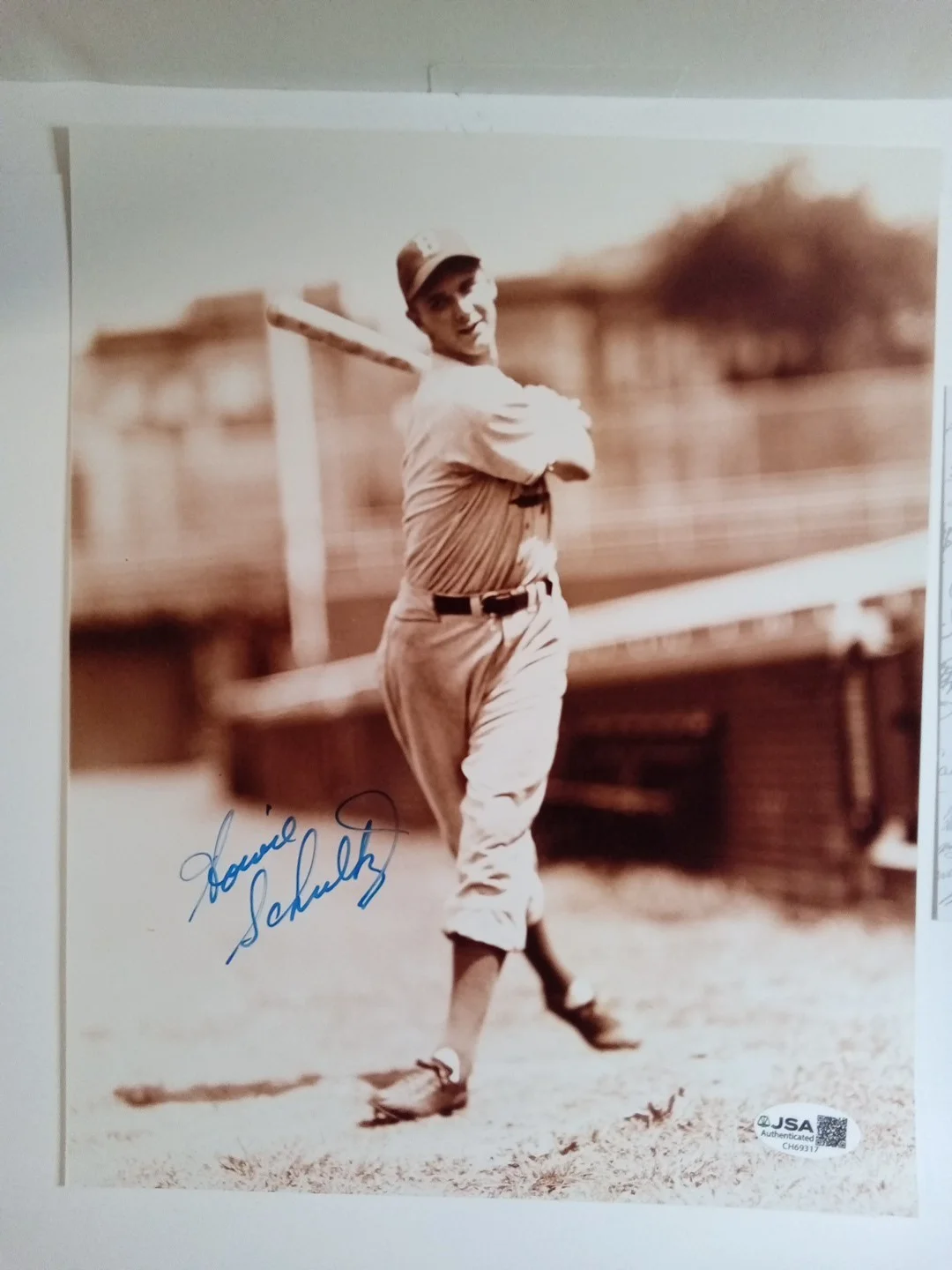 Howie Schultz — Howie Schultz Signed 8x10 Photo JSA, image 2