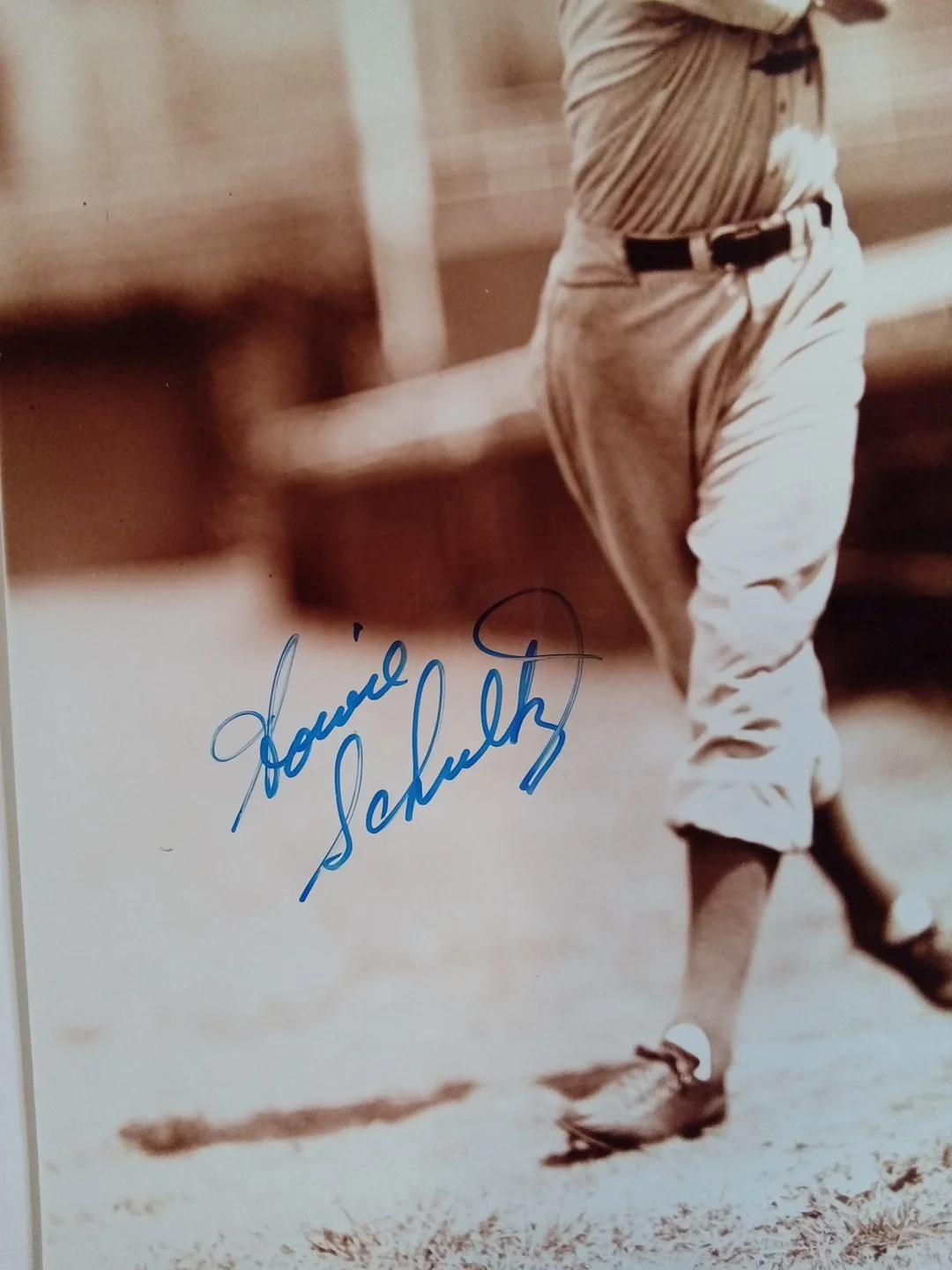Howie Schultz — Howie Schultz Signed 8x10 Photo JSA, image 3