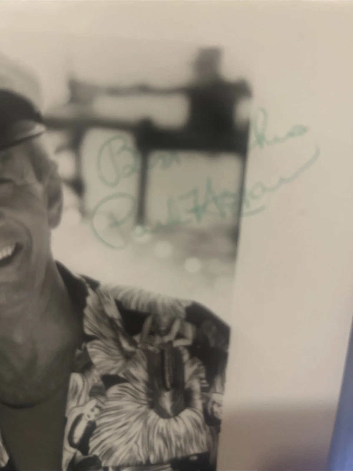 Elijah Wood, Paul Hogan — Paul Hogan And Elijah Wood Autographed Authentic 8 X 10 Flipper Phot, изображение 3