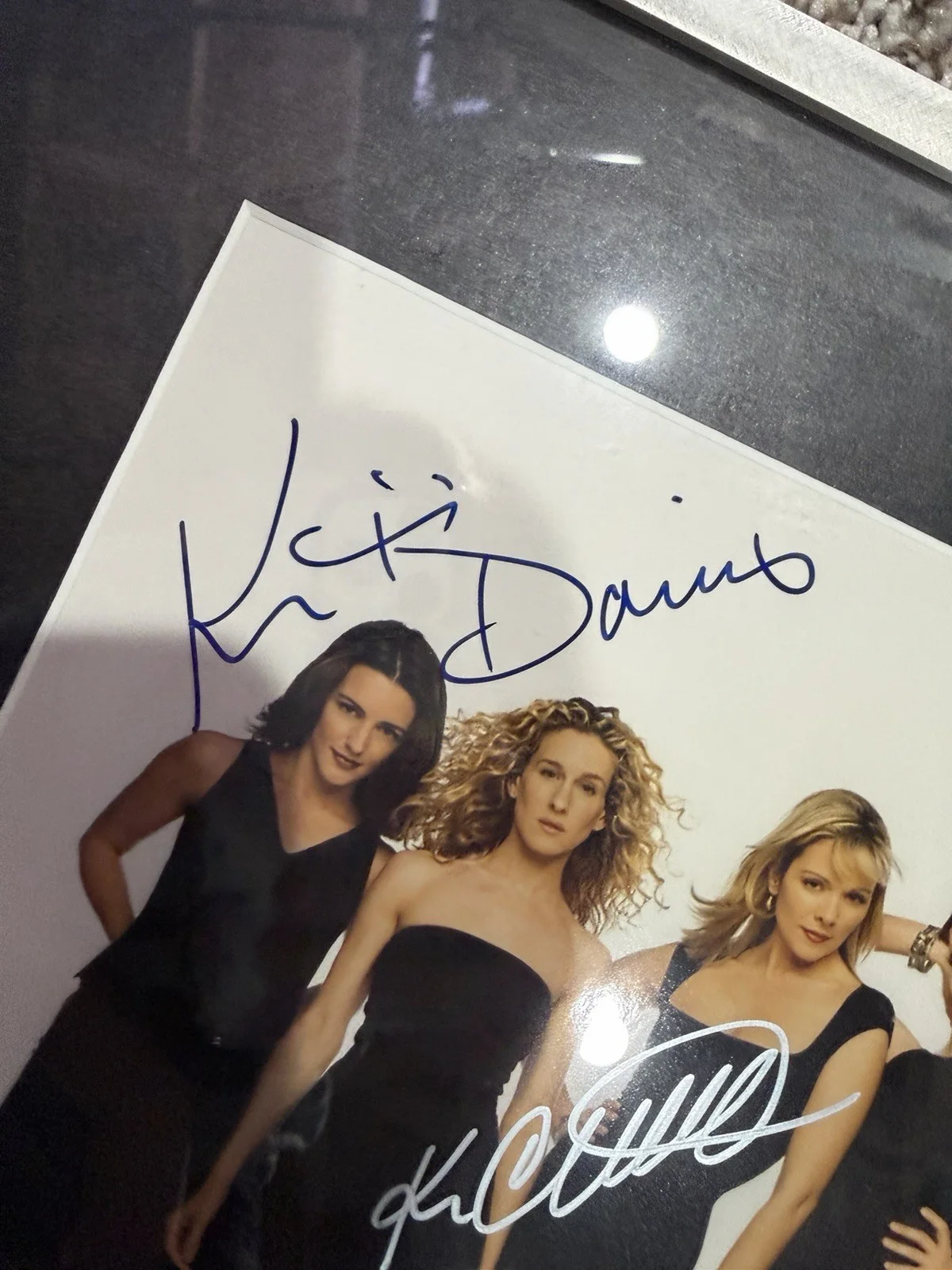 Kristin Davis, Kim Cattrall, Cynthia Nixon, Sarah Jessica Parker — Sex and the City Cast Signed Framed Photo Autographed by 4 with COA, изображение 3