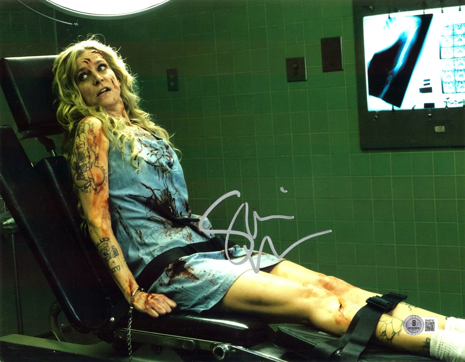 SHERI MOON ZOMBIE — SHERI MOON ZOMBIE SIGNED AUTOGRAPH 3 FROM HELL 11X14 PHOTO BECKETT BAS