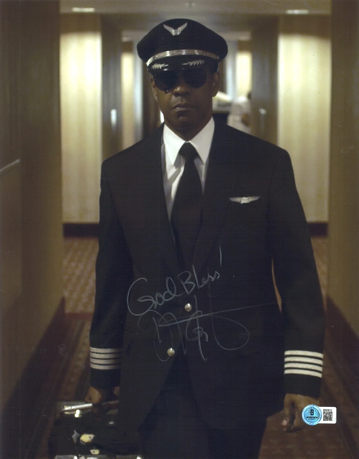 DENZEL WASHINGTON — DENZEL WASHINGTON SIGNED AUTOGRAPH FLIGHT 11X14 PHOTO BECKETT BAS
