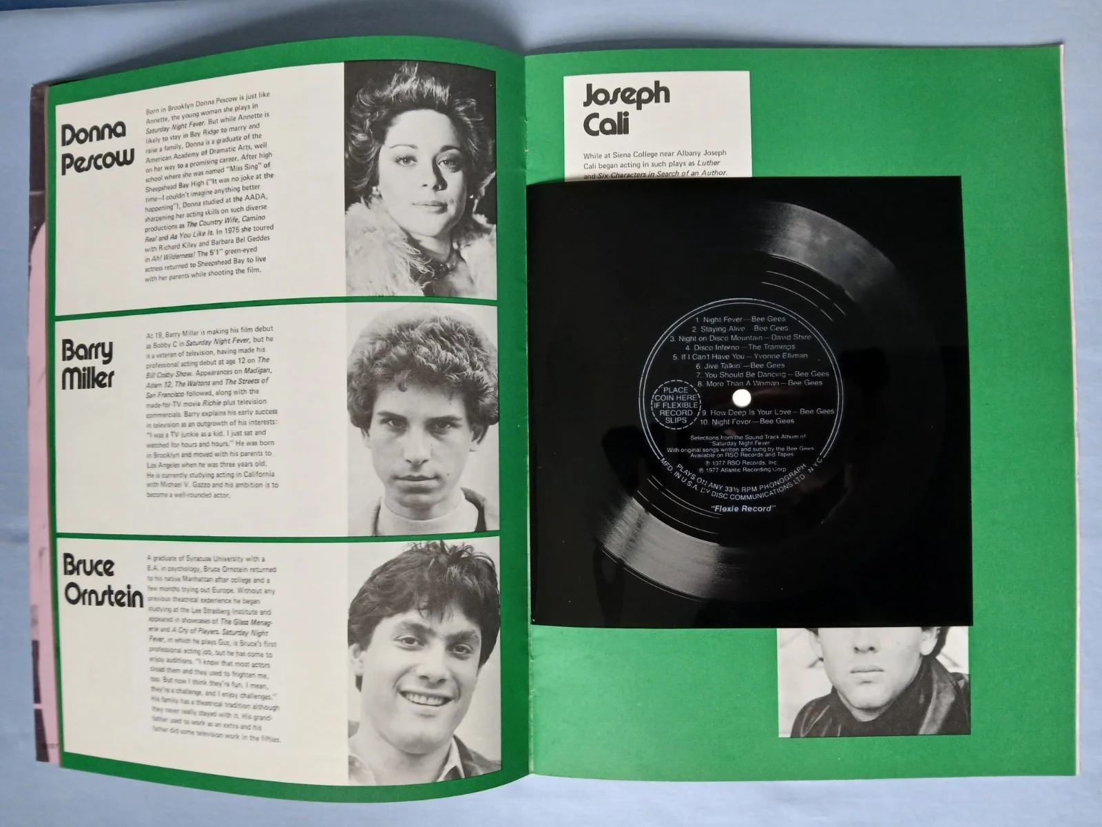 SATURDAY NIGHT FEVER (1977) original cinema souvenir brochure inc vinyl record, изображение 5