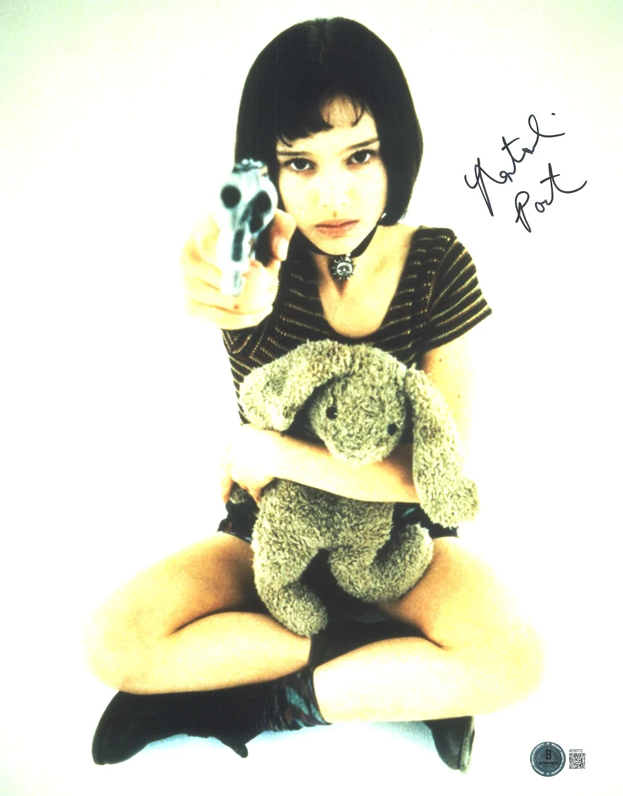 Natalie Portman — Natalie Portman Signed Autgraph The Professional 11x14 Photo BAS Beckett