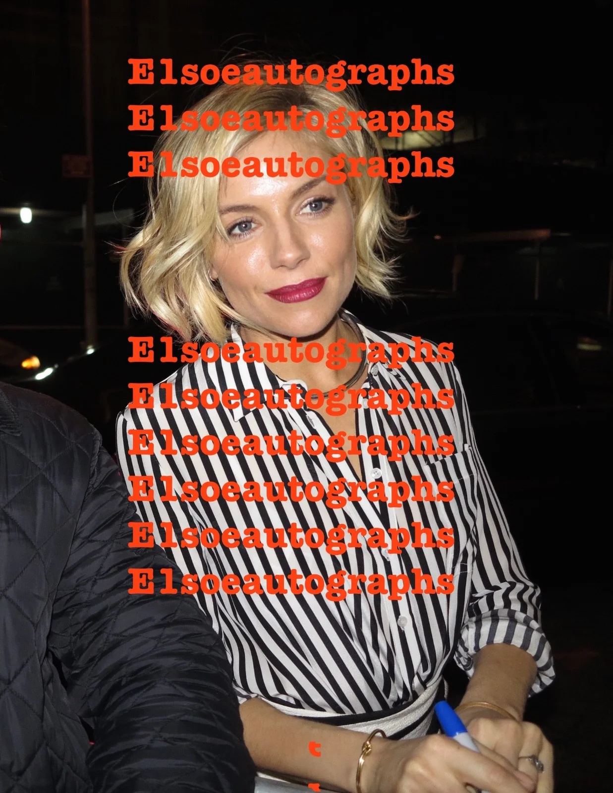 Sienna Miller — Sienna Miller signed 8x10 photo - In Person Photo Proof - Sniper, GI JOE, изображение 2