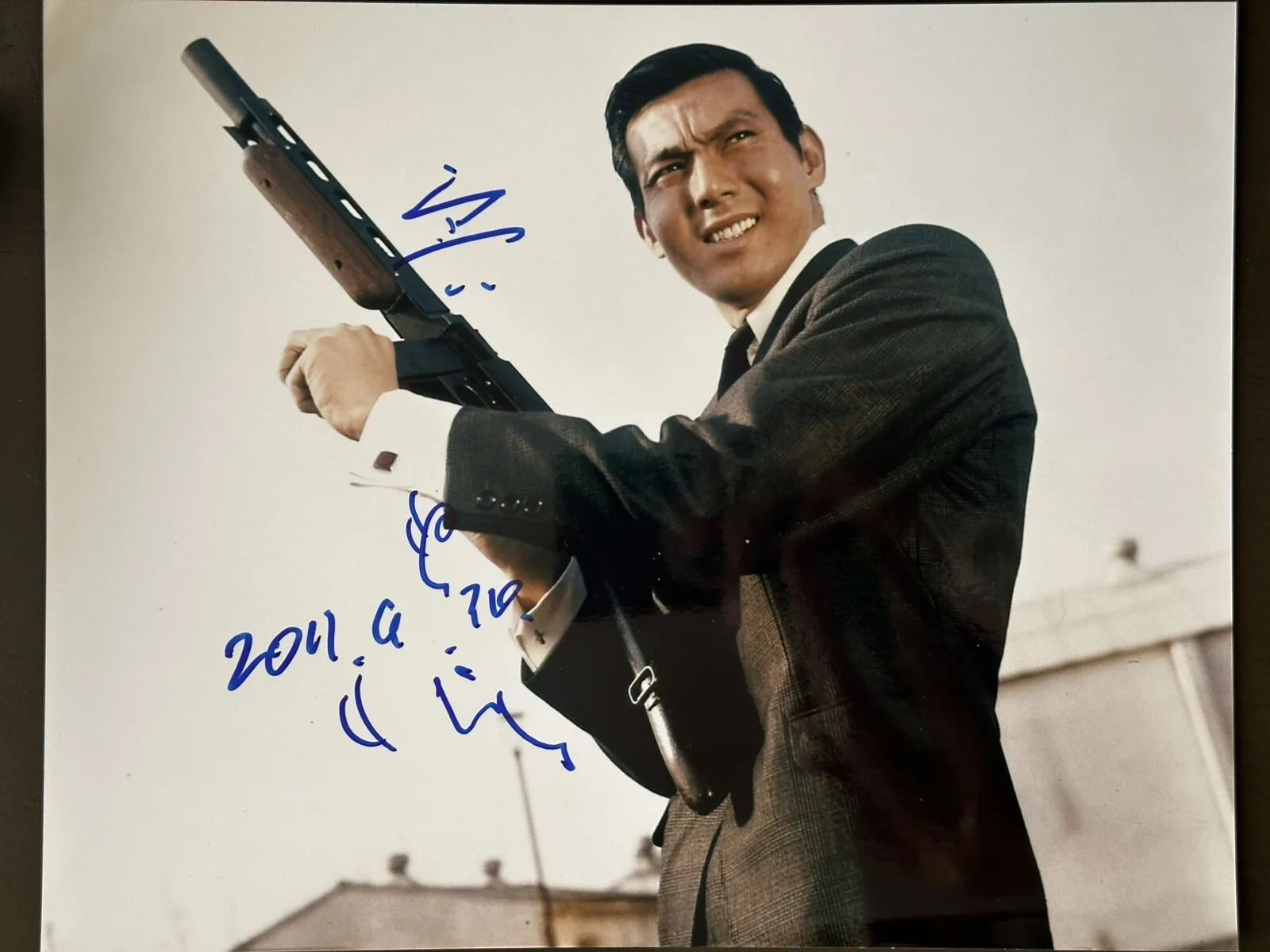 Joe Shishido — Joe Shishido “the Ace” signed 8x10 Photo in person. Jo Shishido