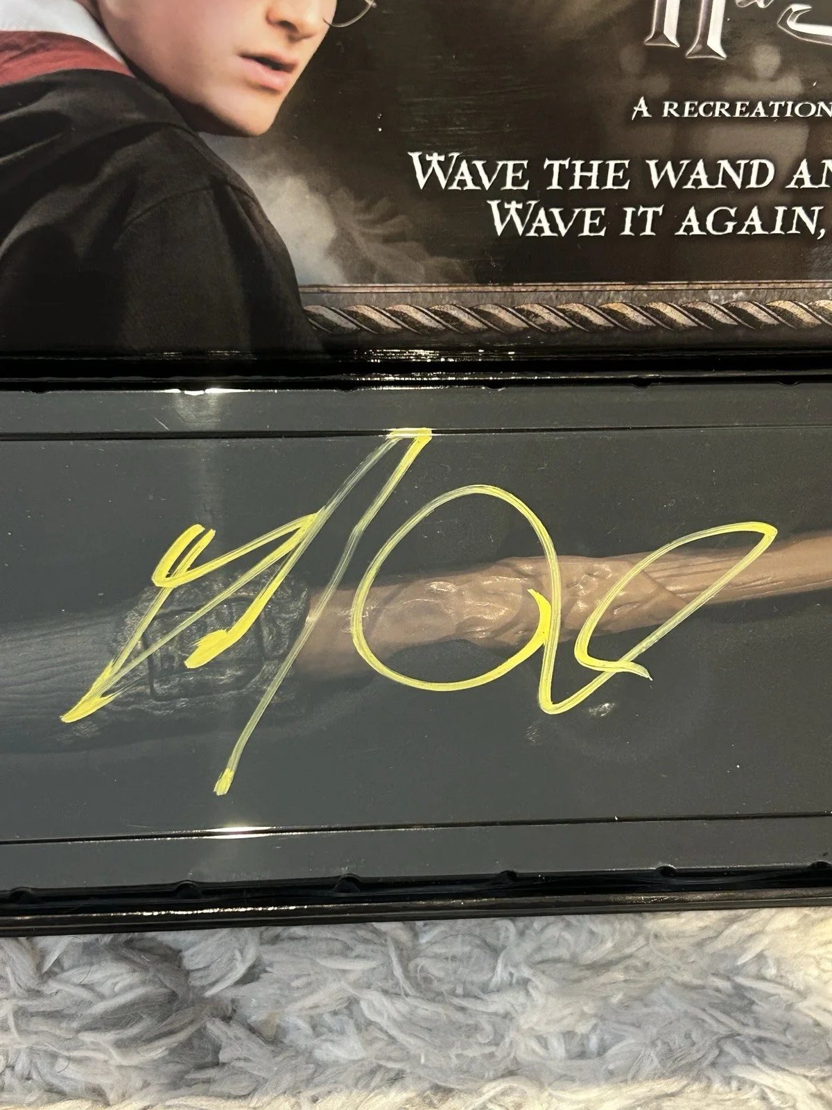 Daniel Radcliffe — Daniel Radcliffe Signed HARRY POTTER Autographed Illuminating Wand Beckett COA, image 2