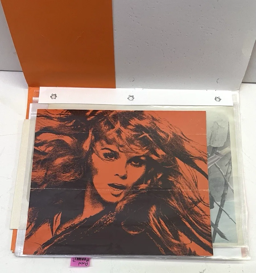 Ann Margaret — ANN MARGARET Vintage Paper Folder w/ 6 Old Photos & 3 Signed Photos, 1 Poster, изображение 2