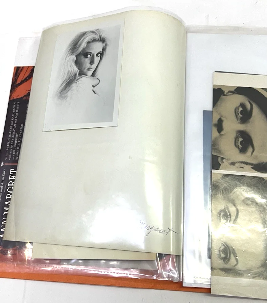 Ann Margaret — ANN MARGARET Vintage Paper Folder w/ 6 Old Photos & 3 Signed Photos, 1 Poster, изображение 4