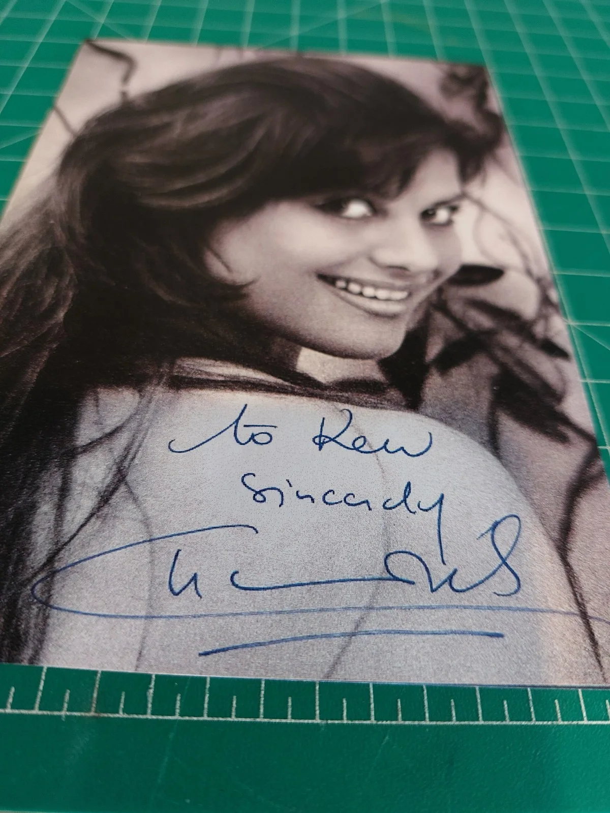 CLAUDIA CARDINALE HAND SIGNED AUTOGRAPH PHOTO ACTRESS WESTERNS Personalized B, image 2