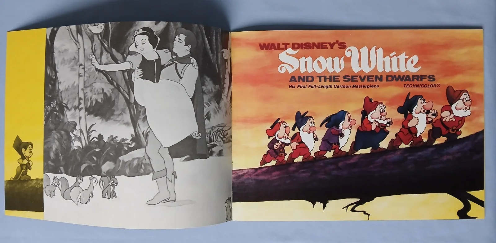 SNOW WHITE AND THE SEVEN DWARFS (1937,RR1972) original cinema souvenir brochure, изображение 2