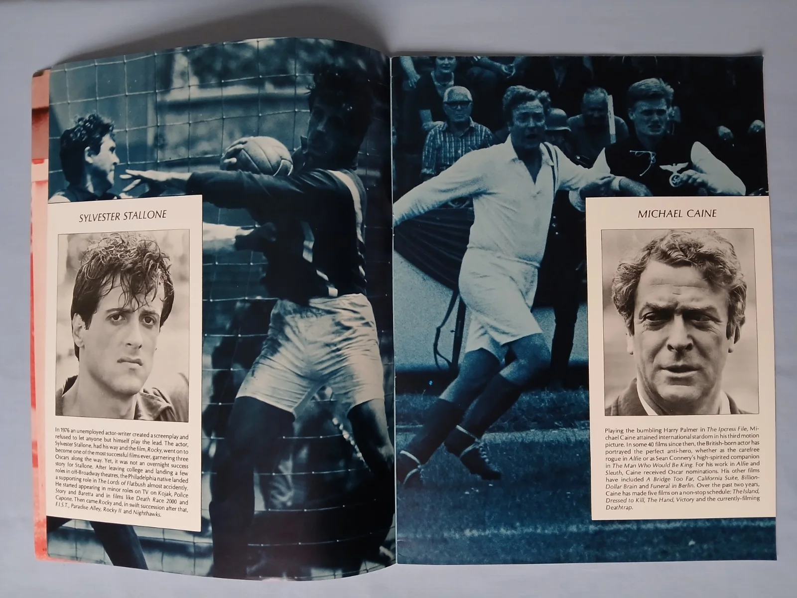 ESCAPE TO VICTORY (1981) original cinema souvenir brochure - Stallone Caine Pele, изображение 4