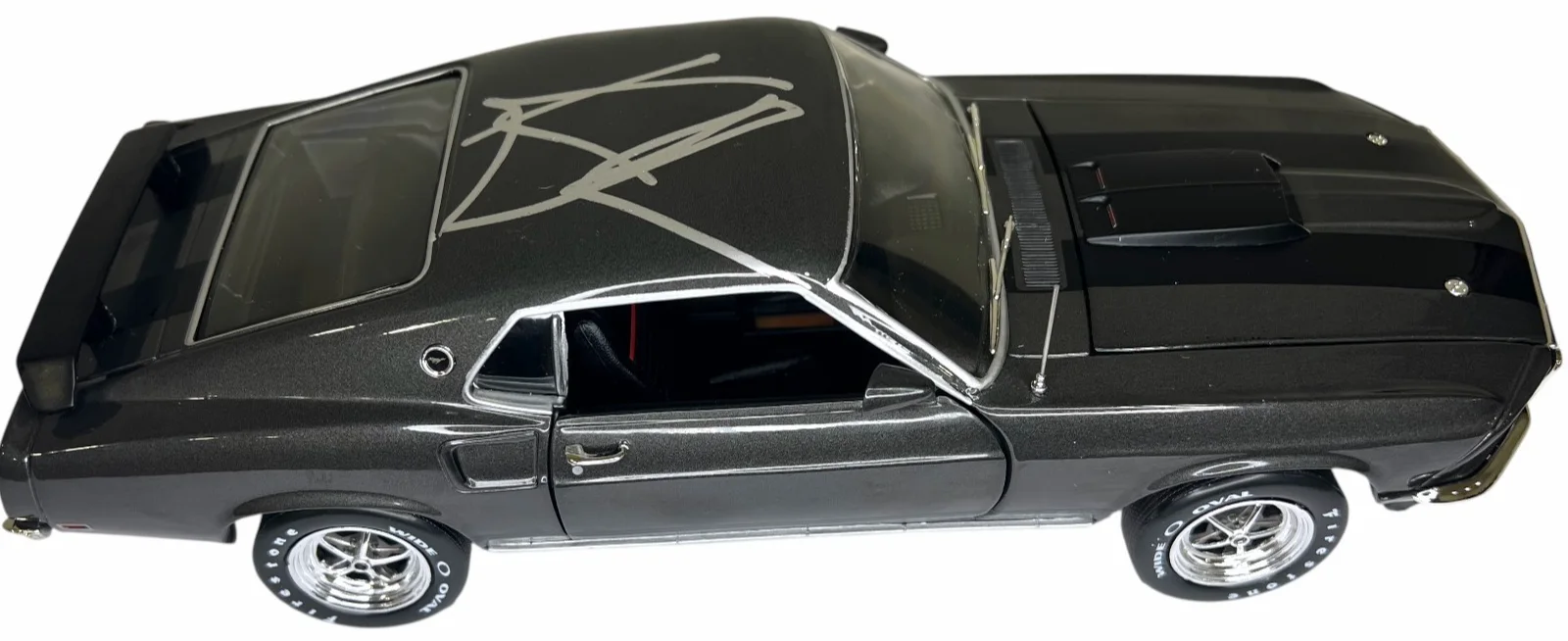 KEANU REEVES — KEANU REEVES SIGNED AUTOGRAPHED JOHN WICK CAR 1969 FORD MUSTANG DIE-CAST JSA LOA, изображение 2