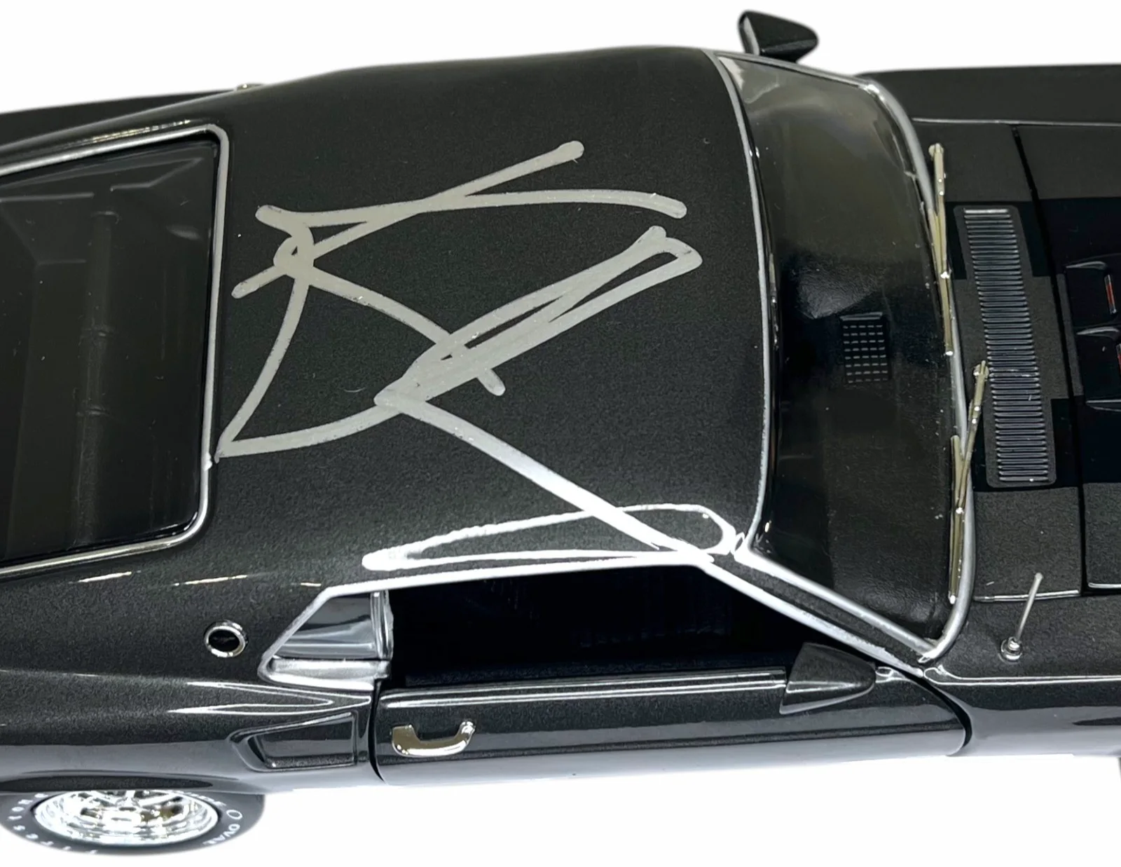 KEANU REEVES — KEANU REEVES SIGNED AUTOGRAPHED JOHN WICK CAR 1969 FORD MUSTANG DIE-CAST JSA LOA, изображение 3
