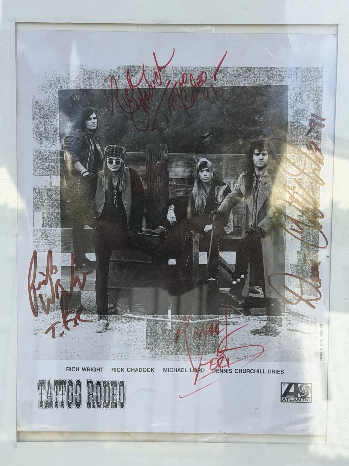 Promo Band Photo Autographed by All The Members of The Band Tattoo Rodeo 1980s, изображение 2