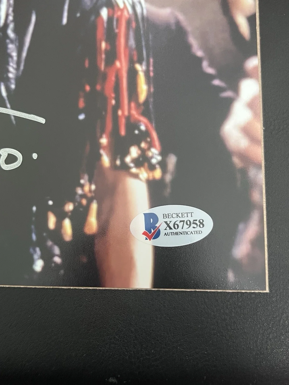 Dante Basco — DANTE BASCO Signed Autograph BAS Beckett HOOK Inscribed RUFIO 8x10 Photo, image 3