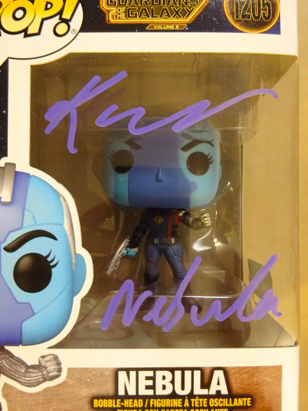 Karen Gillan — Signed Karen Gillan Nebula Guardians Of The Galaxy Funko Pop SWAU COA, изображение 3