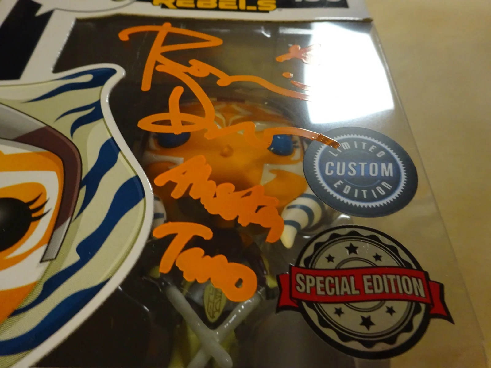 Rosario Dawson — Signed Rosario Dawson Autographed Ahsoka Star Wars Custom Funko Pop JSA COA, изображение 5