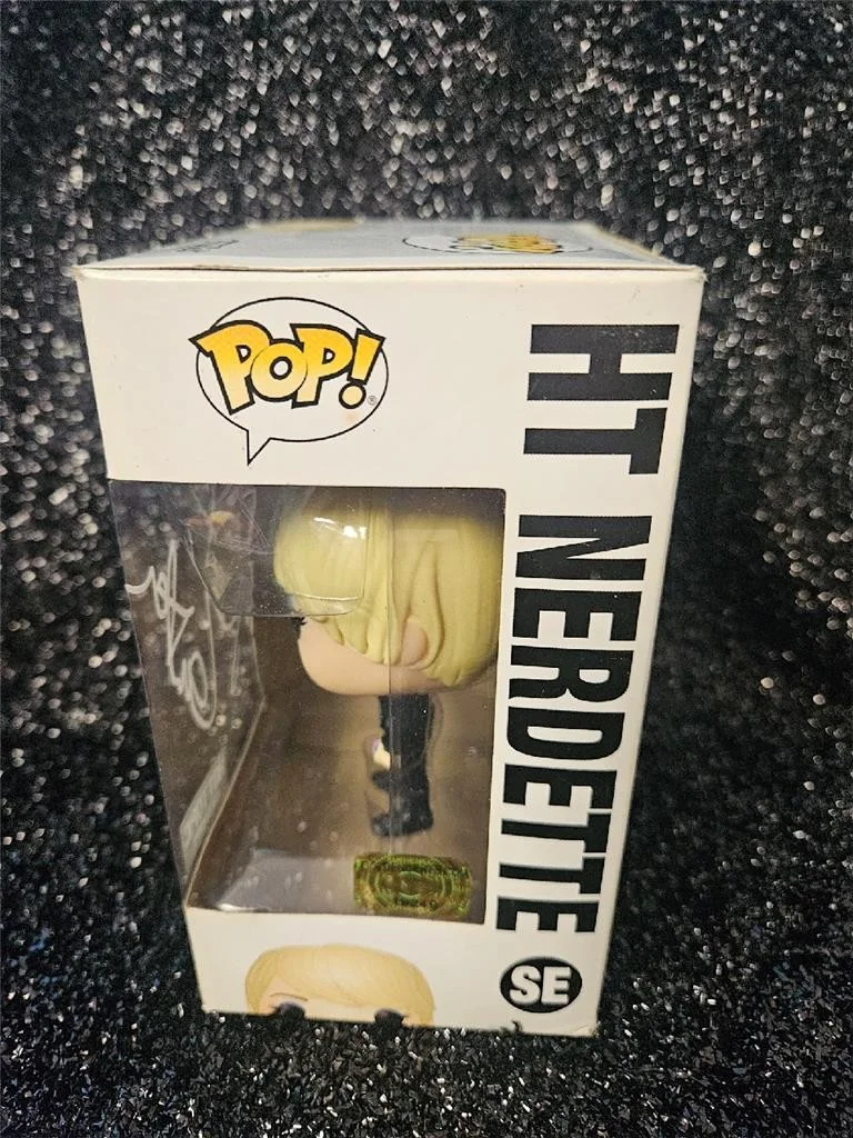 KATE NAUTA — KATE NAUTA HAND SIGNED AUTOGRAPHED FUNKO POP! SE HT NERDETTE HOT TOPIC RARE COA, изображение 3