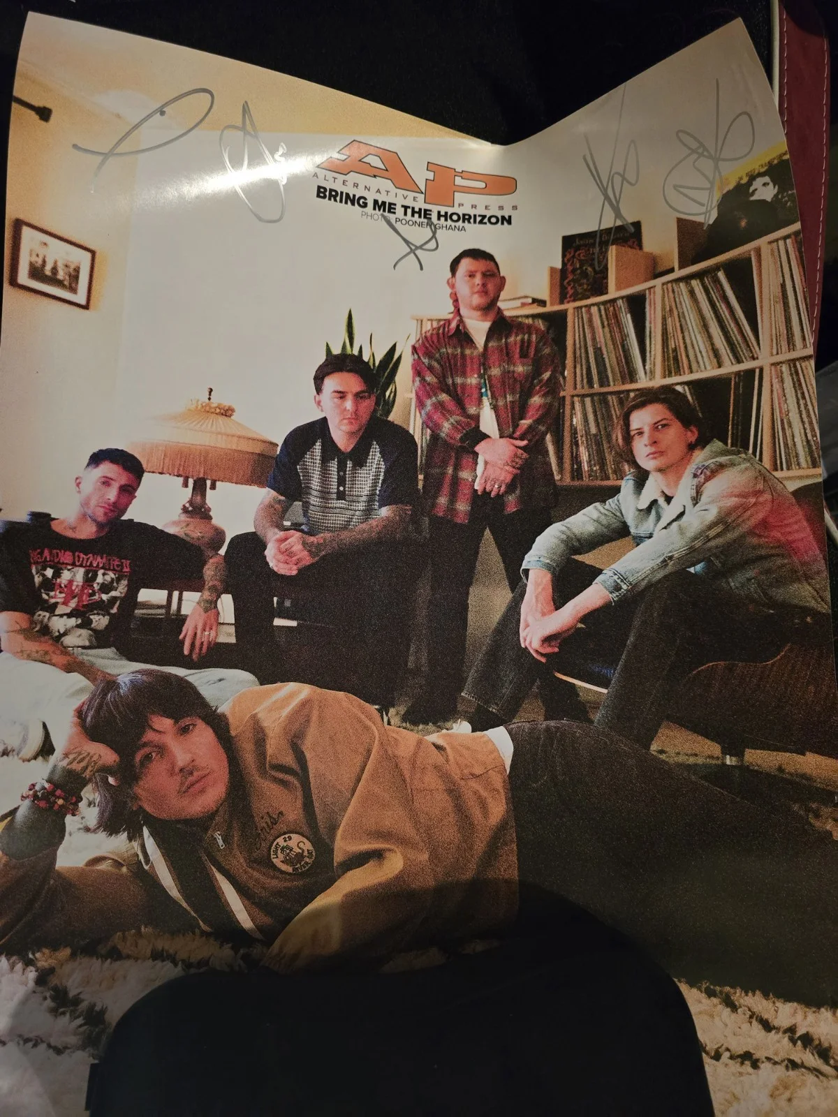 Bring Me the Horzion AP magazine autographed poster, изображение 2