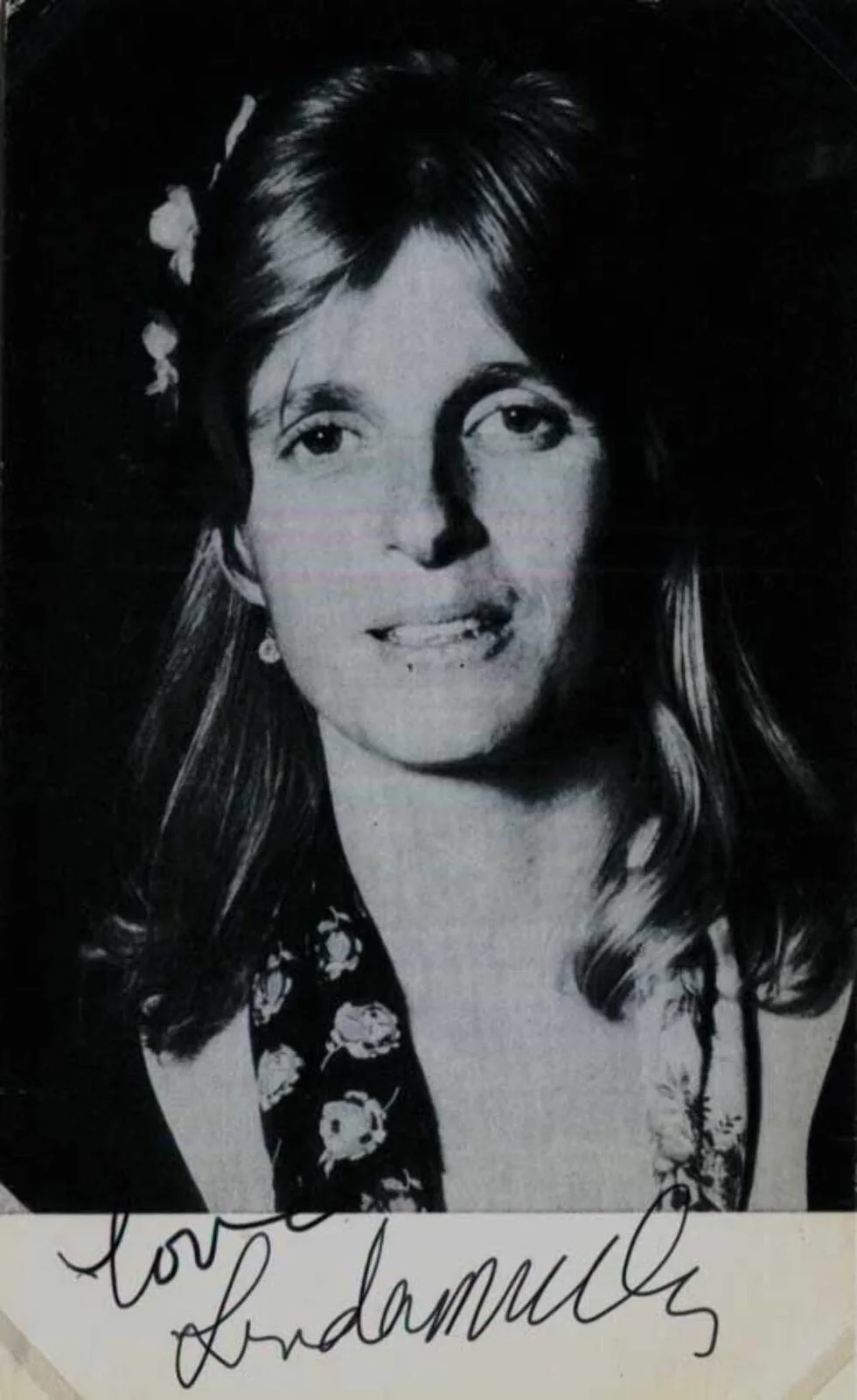 MUSICIAN Linda McCartney autograph, signed photo & mounted, image 2