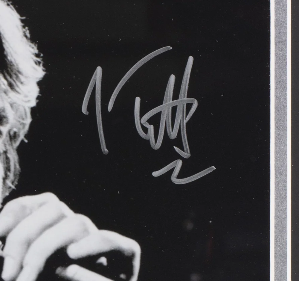 Joe Elliott — Joe Elliott Signed Framed 11x14 Black And White Def Leppard Photo JSA ITP, изображение 2