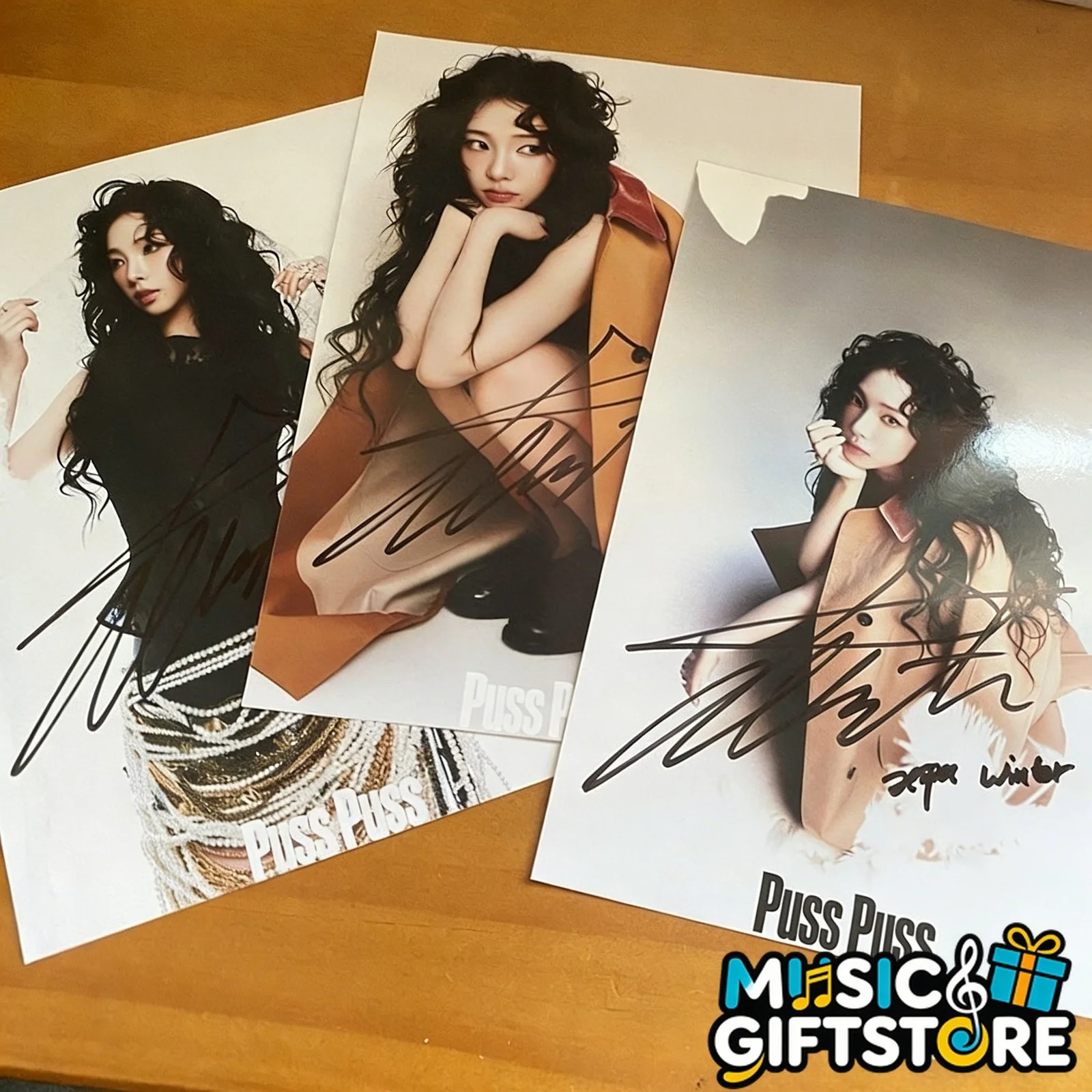 aespa Winter Autographed Signed Photo K-POP Collection 4*6 2025A #MUGS, изображение 2
