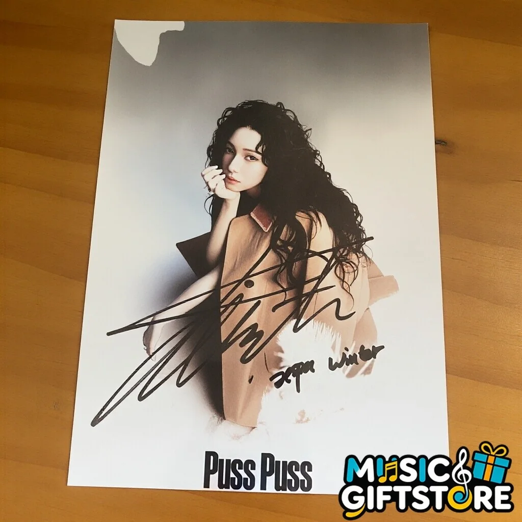 aespa Winter Autographed Signed Photo K-POP Collection 4*6 2025A #MUGS, изображение 3