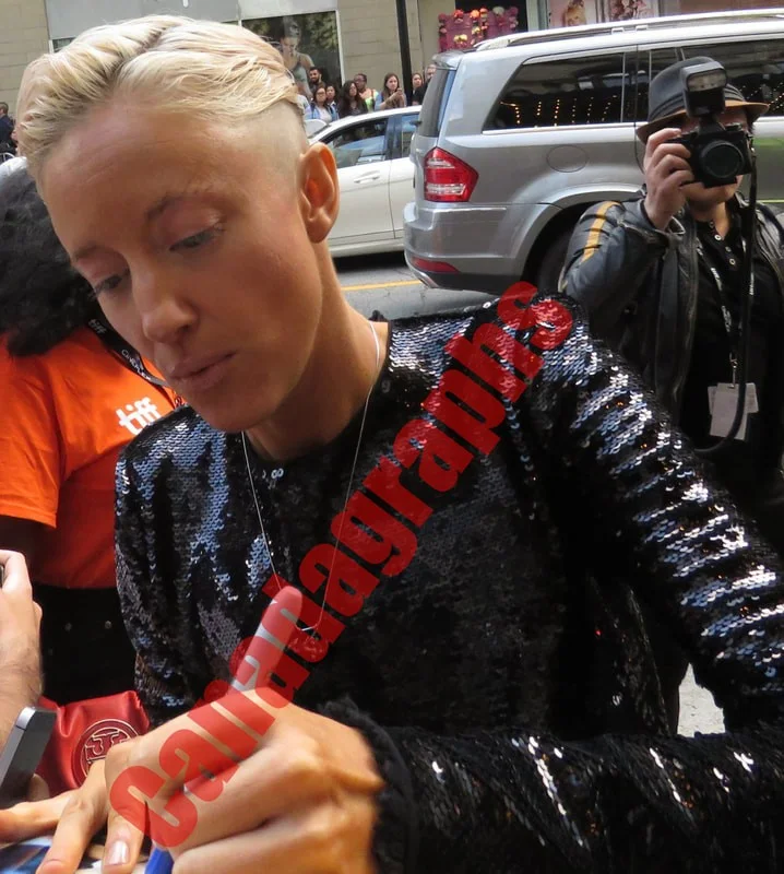 Andrea Riseborough — Andrea Riseborough signed 8x10 photo Birdman To Leslie Waco actress, изображение 2