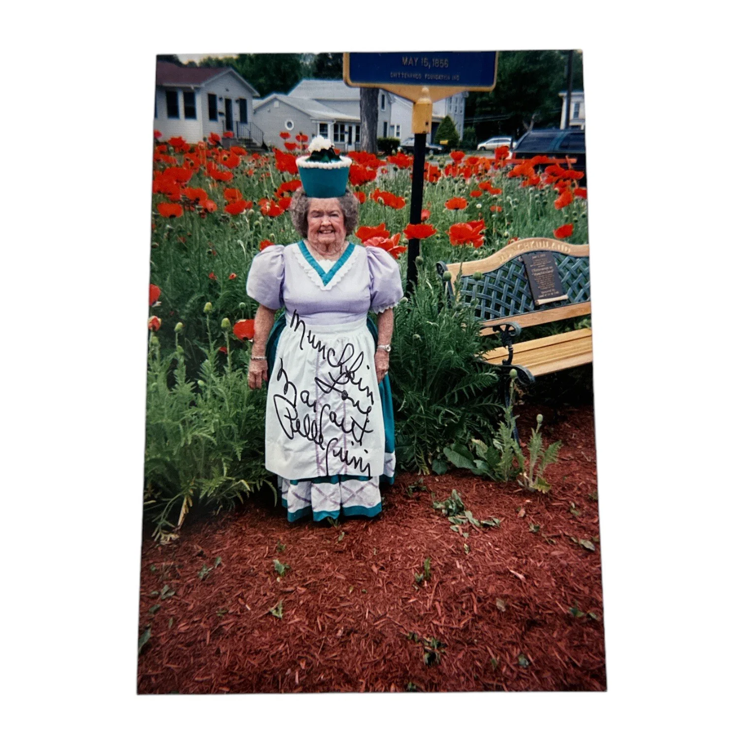 Margaret Pellegrini — Margaret Pellegrini (d. 2013) Autograph Signed 4x6 Candid Photo! Wizard of Oz!