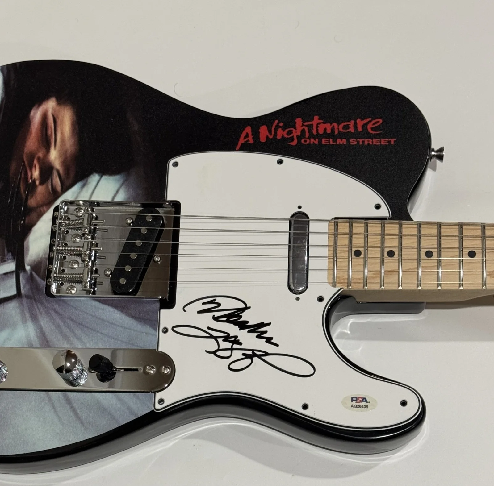 HEATHER LANGENKAMP SIGNED CUSTOM GUITAR NIGHTMARE ON ELM STREET NANCY PSA COA, image 2