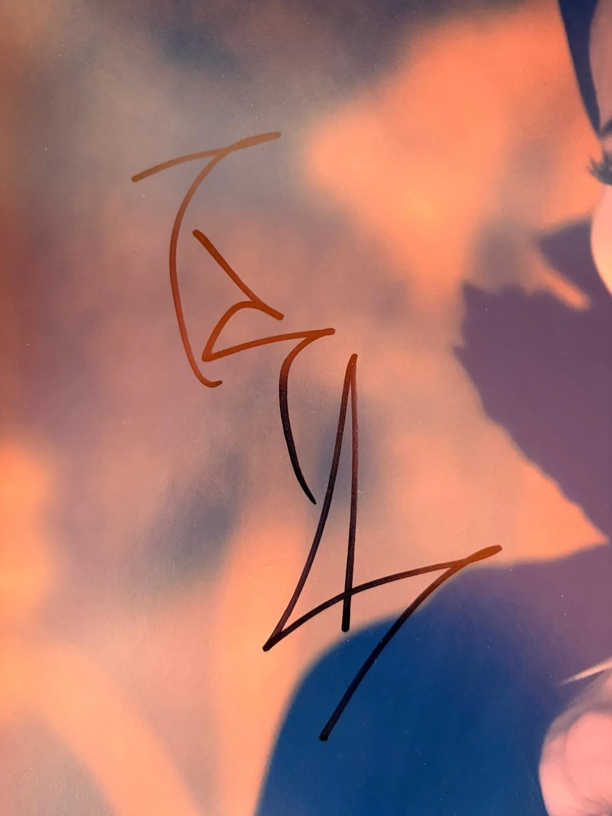 Angelina Jolie — ANGELINA JOLIE SIGNED AUTOGRAPHED 11X14 PHOTO MALEFICENT SEXY HOT PSA E, изображение 2