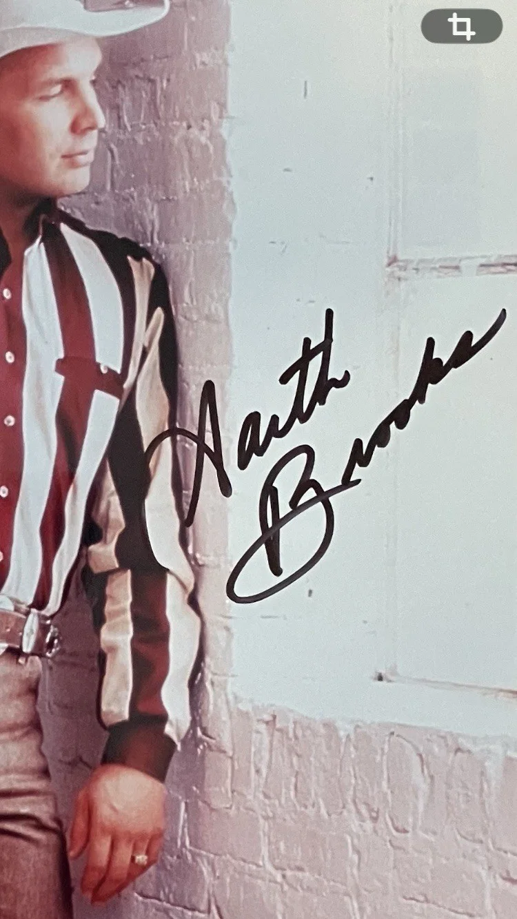 GARTH BROOKS SIGNED/AUTOGRAPHED 8x10 PHOTO WITH COA, image 2