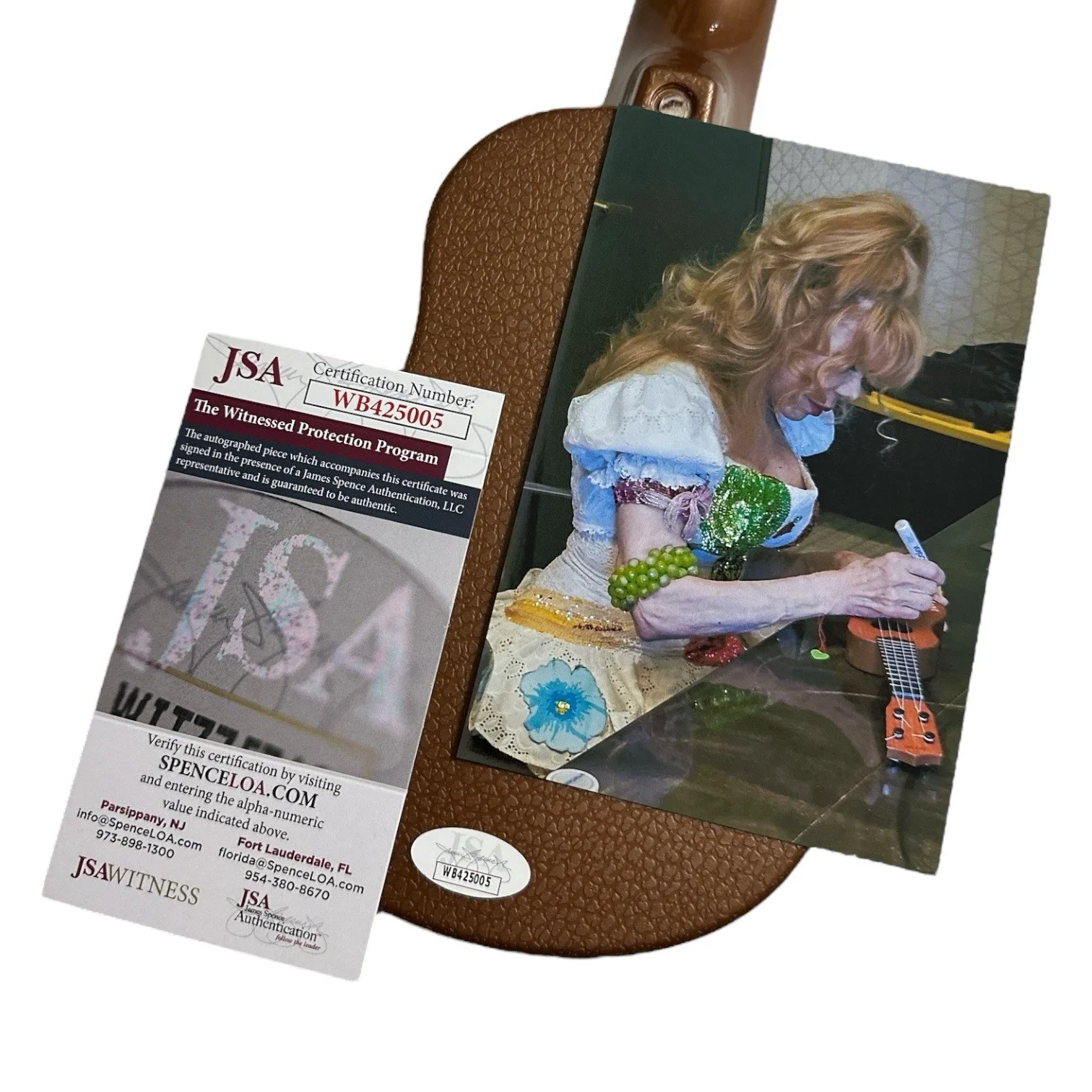 Charo — Charo Autograph Signed 17 Inch Mini Guitar Ukulele! With JSA COA & Photo PROOF!, изображение 3