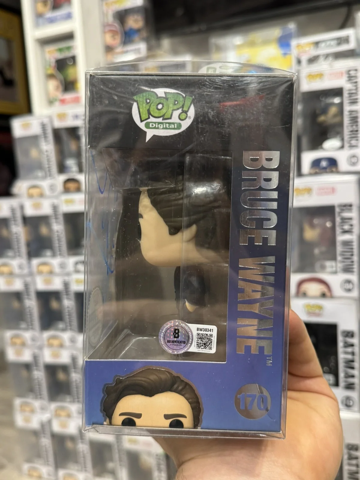 Christian Bale — Christian Bale Signed Funko Pop 170 Bruce Wayne The Dark Knight Trilogy Beckett, изображение 2