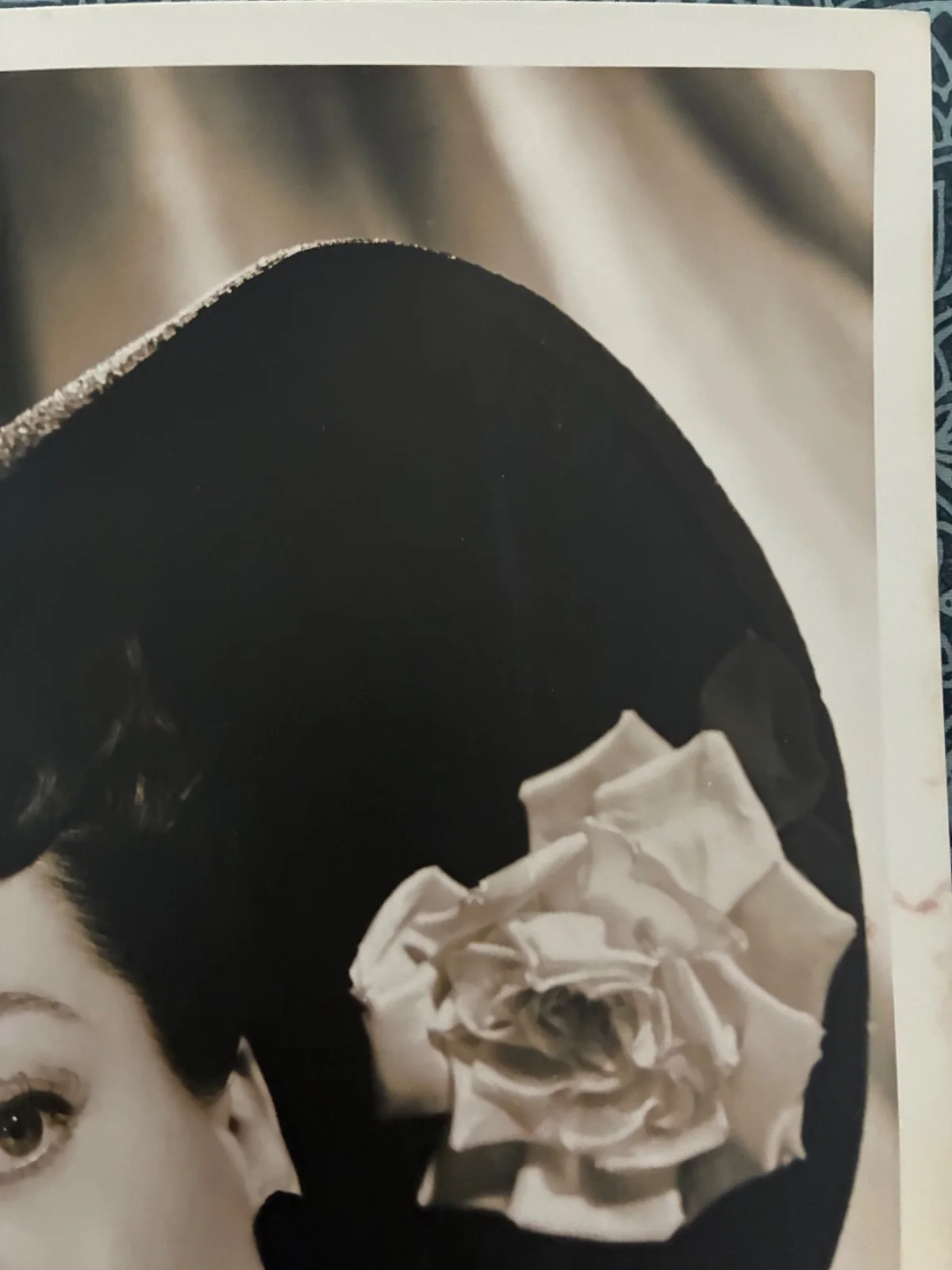 JOAN CRAWFORD Signed Vintage Glamour Photo -Personalized Inscription (no COA), image 4