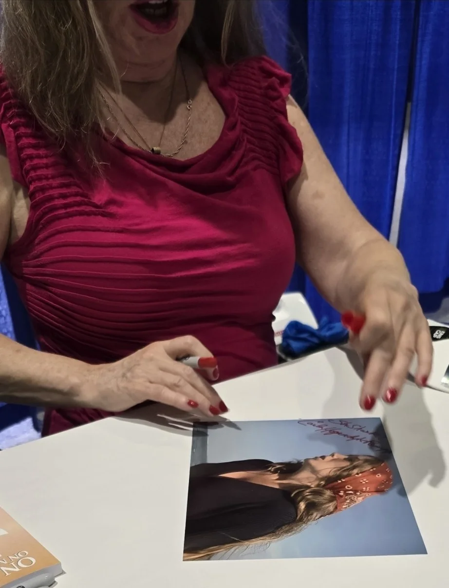 Carla Hogendyk — Carla Hogendyk - SH SHARK! Jaws SIGNED Autographed 8x10 RARE!! AUTO, изображение 3