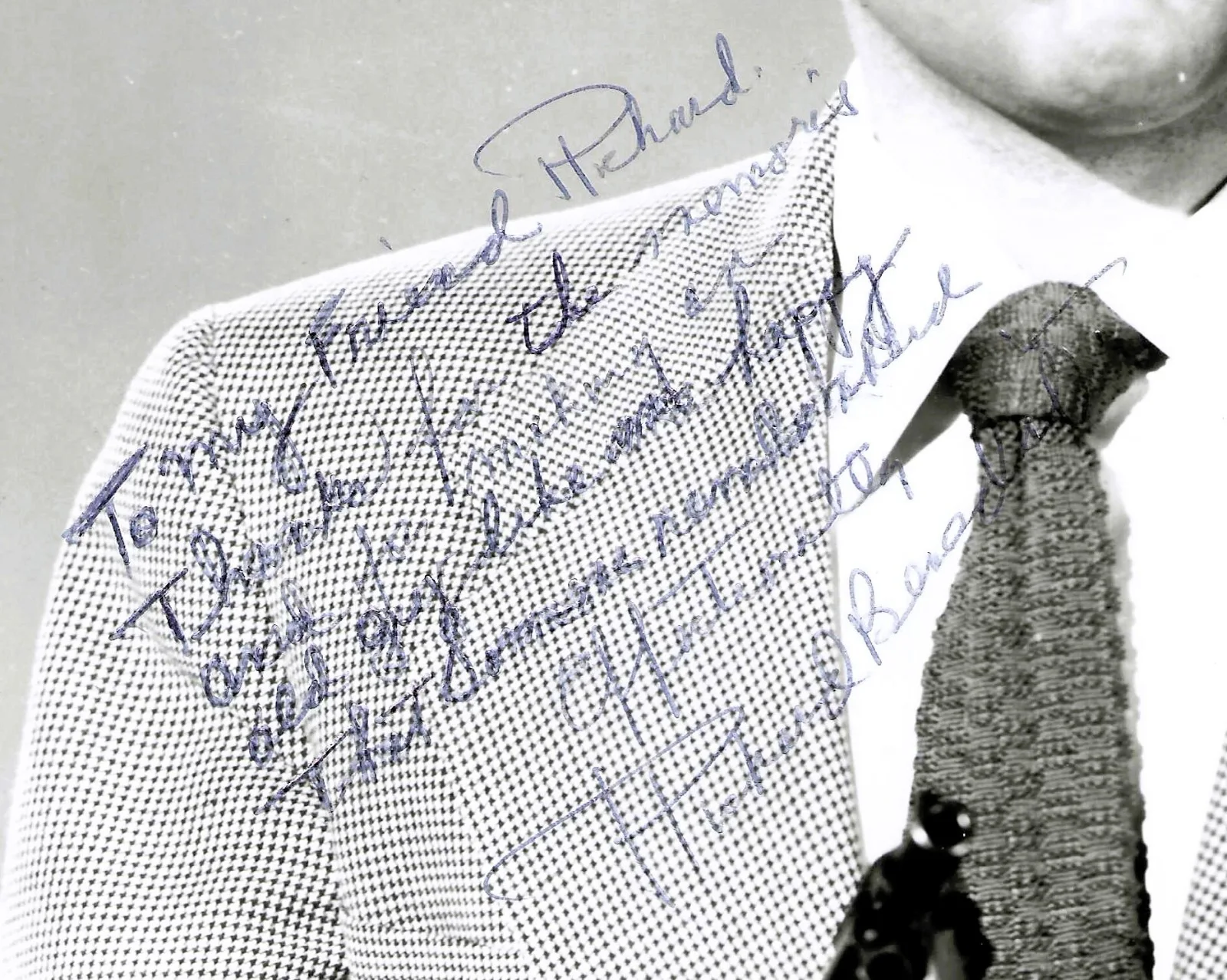 Richard Basehart — RICHARD BASEHART signed RARE 8x10 w. UACC COA Voyage to the Bottom of the Sea, изображение 2