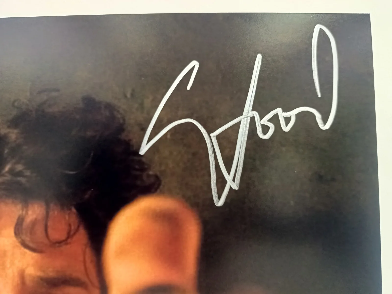 Elijah Wood — Elijah Wood Signed 10x8 Photo with COA Autograph The Lord Of The Rings, изображение 2