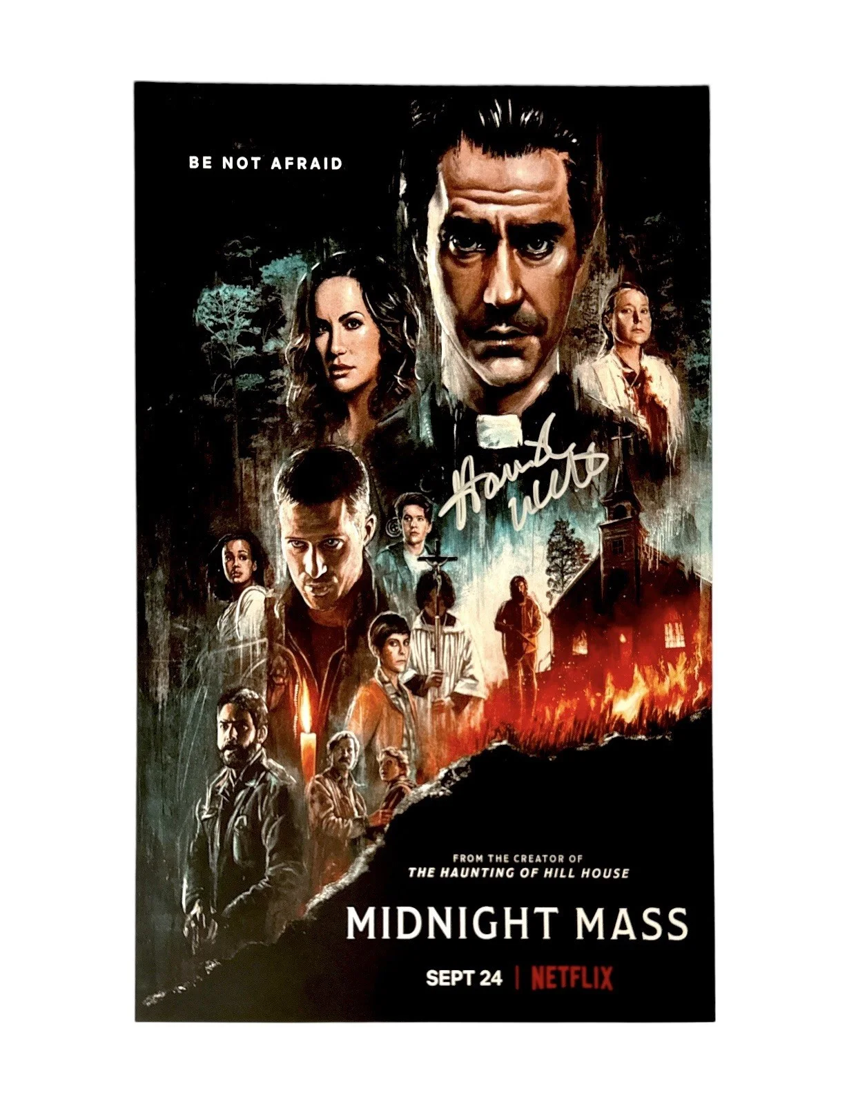 Hamish Linklater — HAMISH LINKLATER 11X17 SIGNED PHOTO FROM THE MOVIE MIDNIGHT MASS WITH TOP LOADER