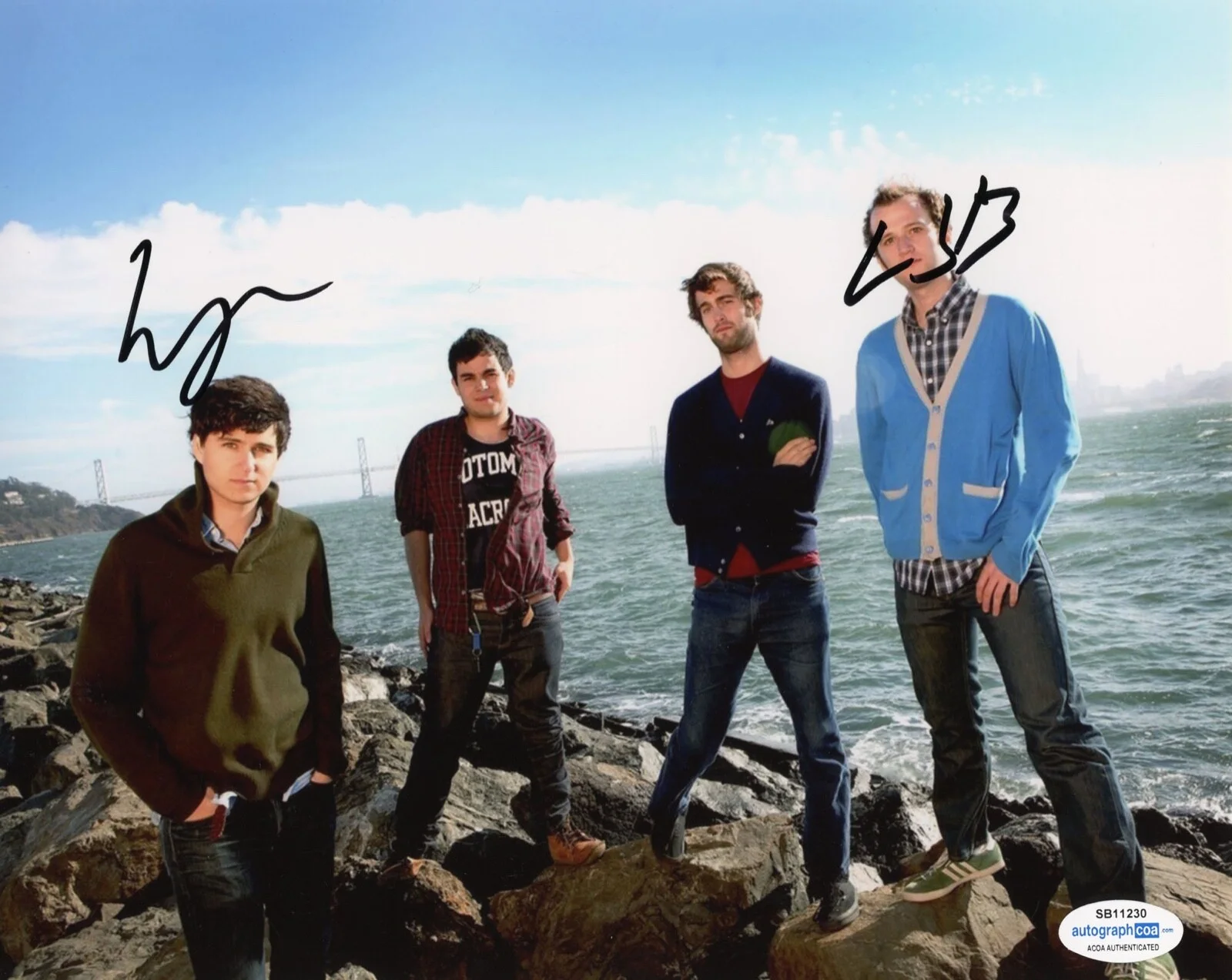 EZRA KOENIG, CHRIS BAIO — Ezra Koenig & Chris Baio signed "VAMPIRE WEEKEND" 8x10 Photo PROOF j ACOA COA, изображение 3