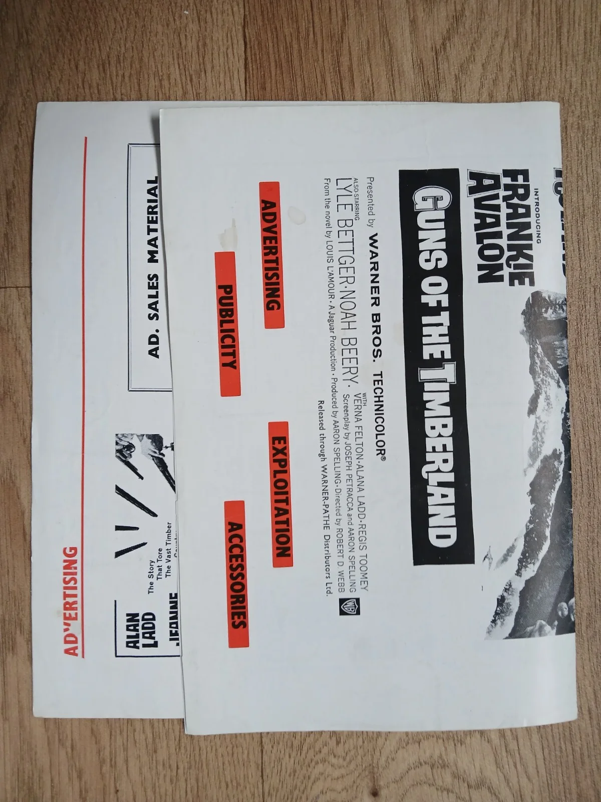 GUNS OF THE TIMBERLAND (1960) original UK Exhibitors Campaign Press Book, изображение 4
