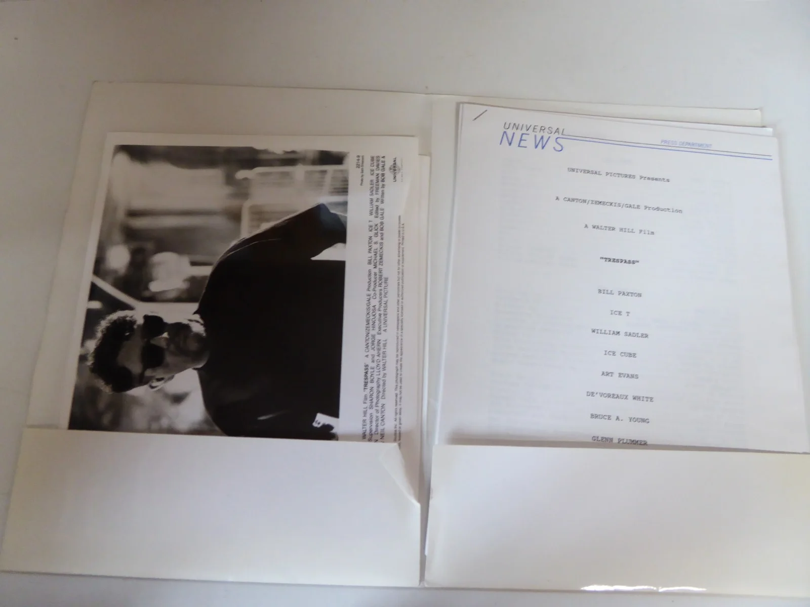 Trespass Universal Pictures Press Kit - Ice T Ice Cube Bill Paxton 9 B/W Photos, image 4