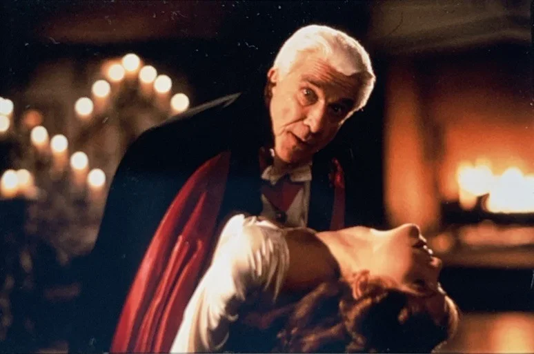 DRACULA DEAD & LOVING IT Leslie Nielsen Steven Weber 1995 35mm Slides x2, image 2