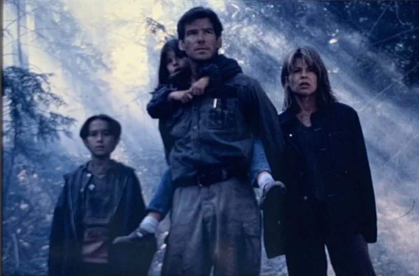 DANTE’S PEAK Pierce Brosnan Linda Hamilton 1997 35mm Publicity Slides x3, изображение 3