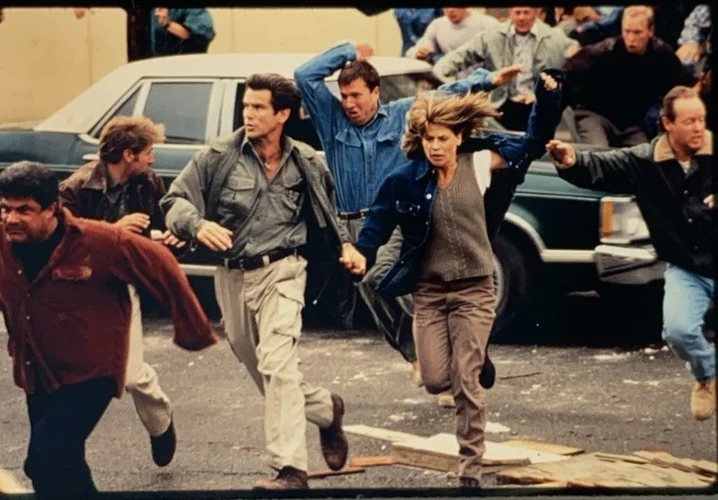 DANTE’S PEAK Pierce Brosnan Linda Hamilton 1997 35mm Publicity Slides x3, изображение 4