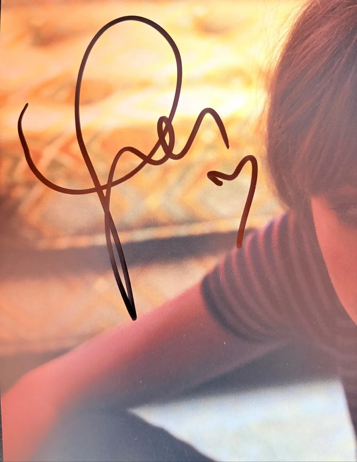Taylor Swift — TAYLOR SWIFT SIGNED AUTOGRAPHED 12X12 ALBUM FLAT MIDNIGHTS ANTI-HERO RARE PSA C, image 2